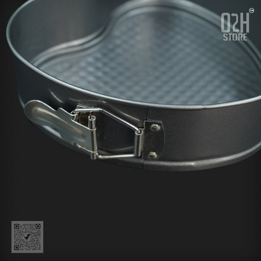 Set of 3 Heart Cake Moulds with Base